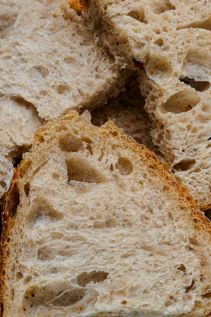 5 πράγματα που συμβαίνουν στο σώμα αν τρως λευκό ψωμί κάθε μέρα