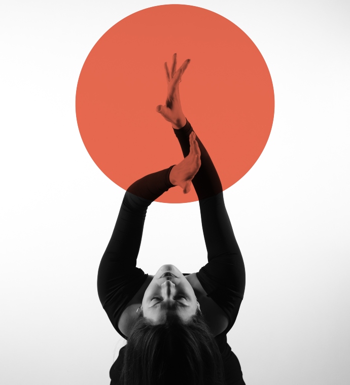 παραστάσεις γυναίκα στο επίκεντρο