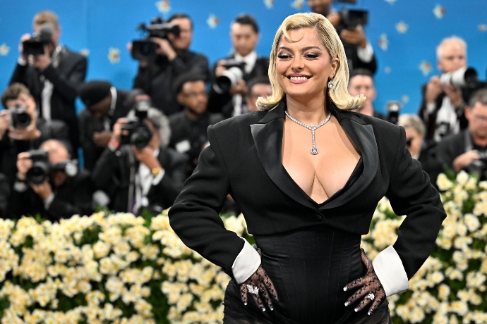 διάσημοι αγενείς