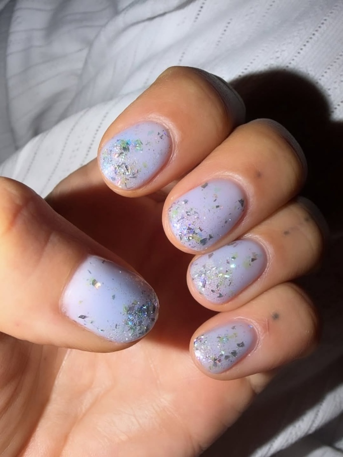 Rita Ora jelly nails μανικιούρ