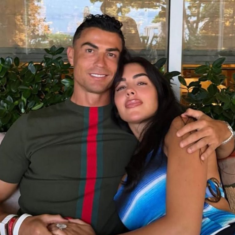 Ο Cristiano Ronaldo και η Georgina Rodríguez παντρεύτηκαν: Η πρώτη φωτογραφία του γάμου τους