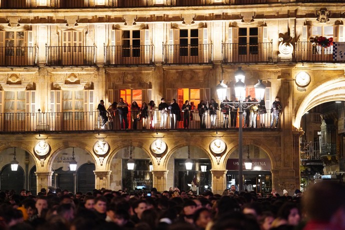 Τα 12 πιο περίεργα έθιμα για την Πρωτοχρονιά ανά τον κόσμο