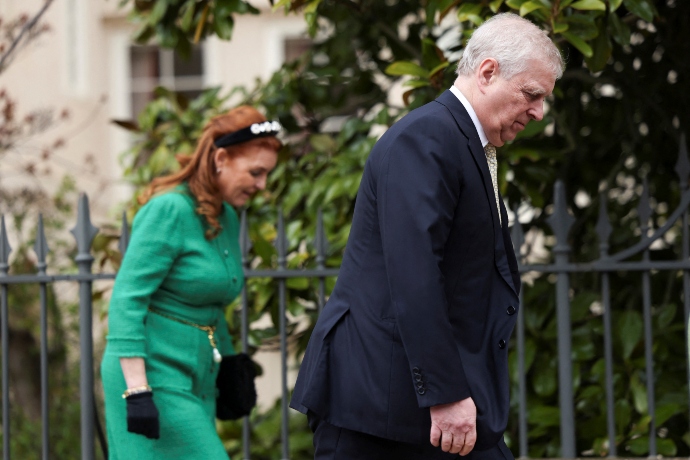Η Sarah Ferguson και ο πρίγκιπας Andrew σε κοινή τους εμφάνιση, δεκαετίες μετά το διαζύγιό τους.