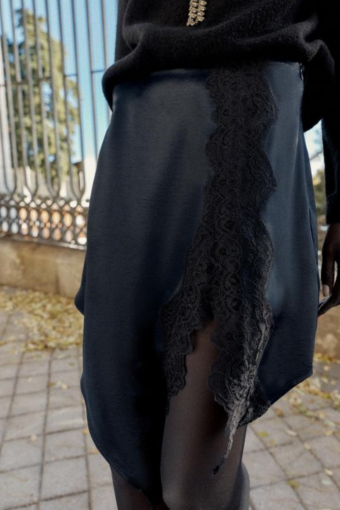 Μίνι φούστα με δαντέλα