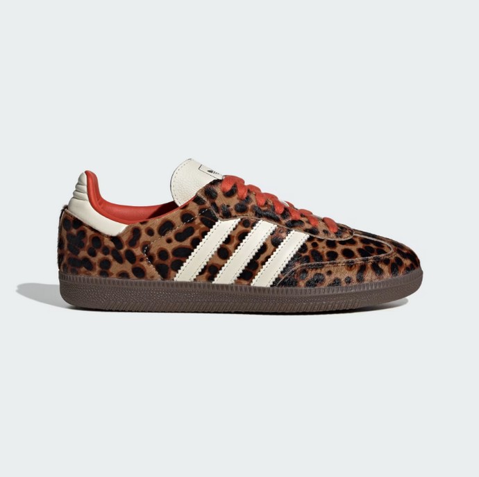 Sneakers σε animal print