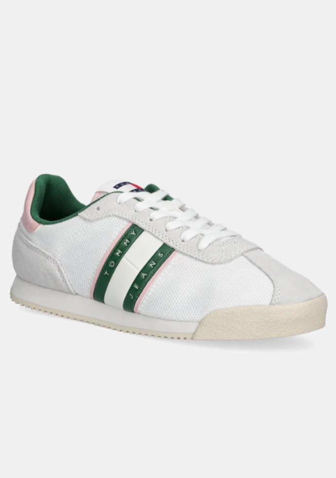 Sneakers σε ρετρό στιλ