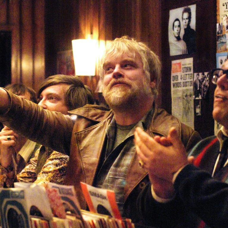 10 ταινιάρες για να αράξεις στο σπίτι μέχρι την πρώτη μέρα του 2026