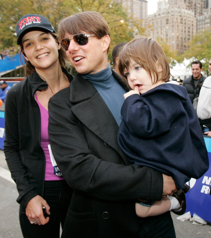Suri Cruise, Katie Holmes, Tom Cruise Suri