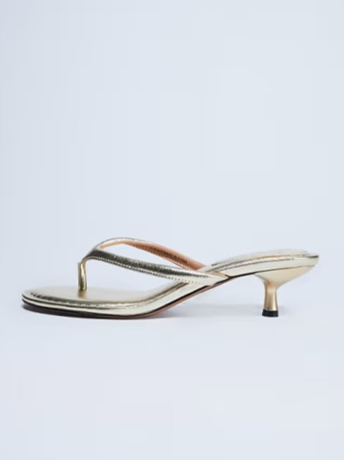 thong mules με χαμηλό τακούνι