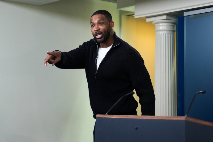 διάσημοι που πιάστηκαν να απιστούν