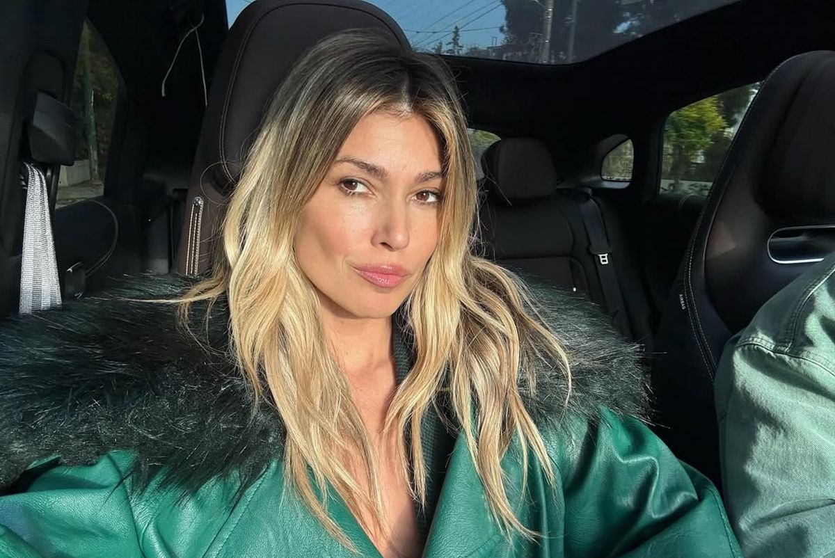 Η Βάσια Κωσταρά topless σε αρχοντικό στη Φλωρεντία είναι ο ορισμός του ρομαντισμού