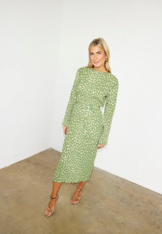 Φόρεμα με μακριά μανίκια