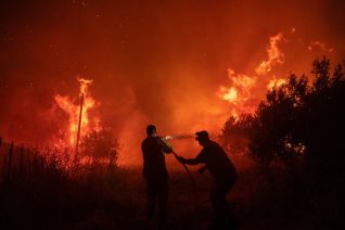Αρκάς: Με ένα νέο σκίτσο για τις φωτιές είπε όλα όσα σκεφτόμαστε