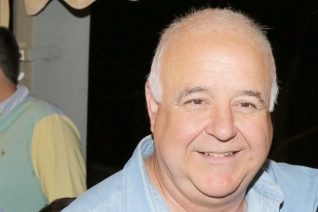 Ο Παύλος Χαϊκάλης «έπαθε» Χρυσούλα Διαβάτη: «Ποιος είναι ο Αύγουστος Κορτώ;» Ο Παύλος Χαϊκάλης «έπαθε» Χρυσούλα Διαβάτη: «Ποιος είναι ο Αύγουστος Κορτώ;»